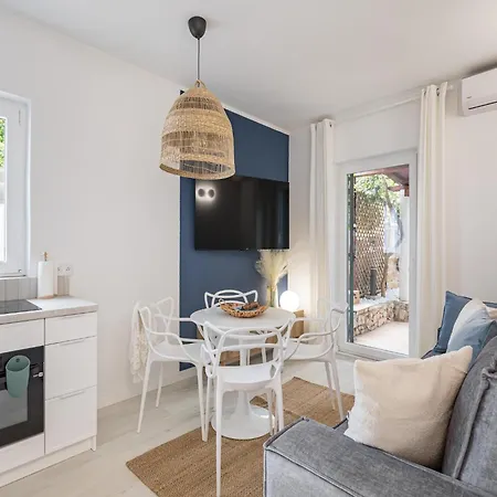 Apartamento Inviting In Slatine Near The Seabeach